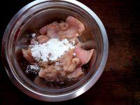 糖醋黑鱼片的做法步骤2