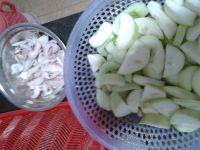 葫芦炒鱿鱼的做法步骤1