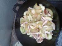 葫芦炒鱿鱼的做法步骤6
