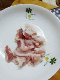 五花肉炒四季豆的做法步骤2