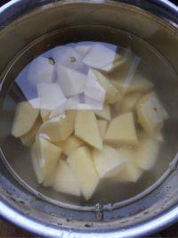 牛筋炖土豆的做法步骤1